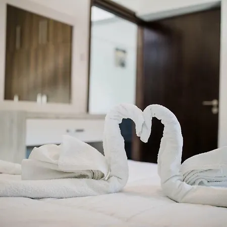 Twins Apartment Kato Pyrgos