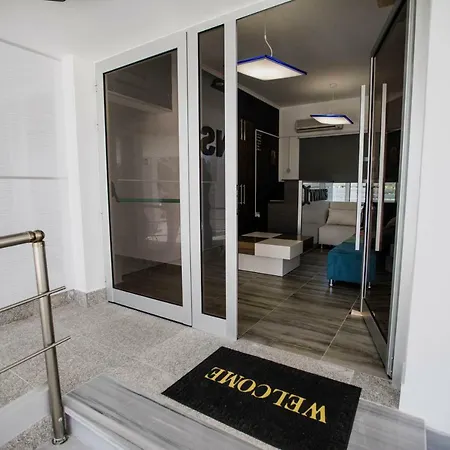 Twins Apartment *