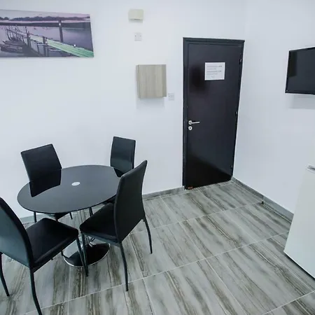 Twins Apartment Kato Pyrgos